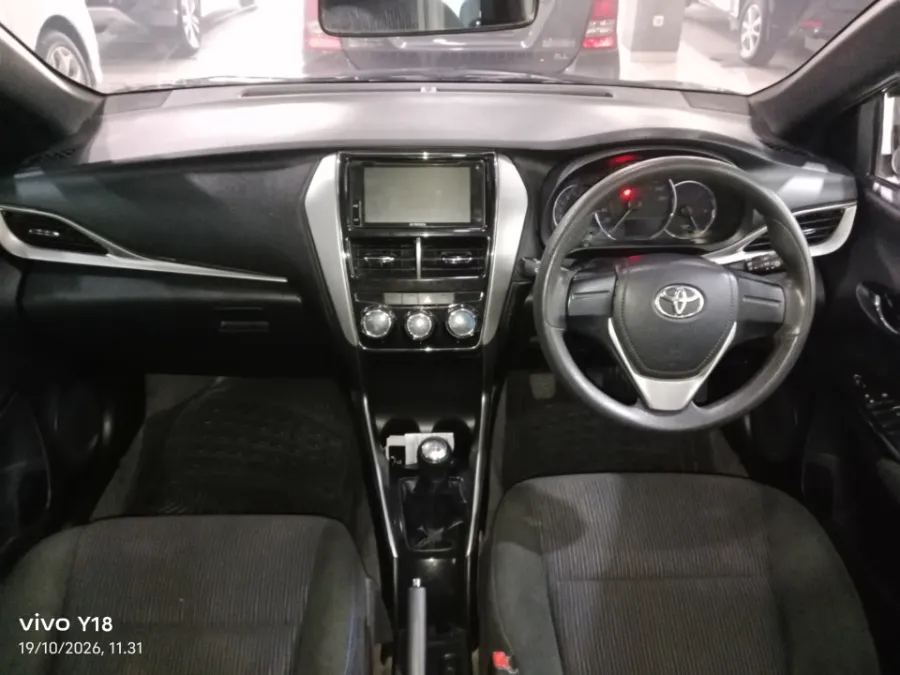 Foto Mobil Bekas Dashboard Toyota Yaris 1.5 G tahun 2018