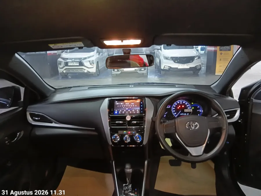 Foto Mobil Bekas Dashboard Toyota Yaris 1.5 G tahun 2019