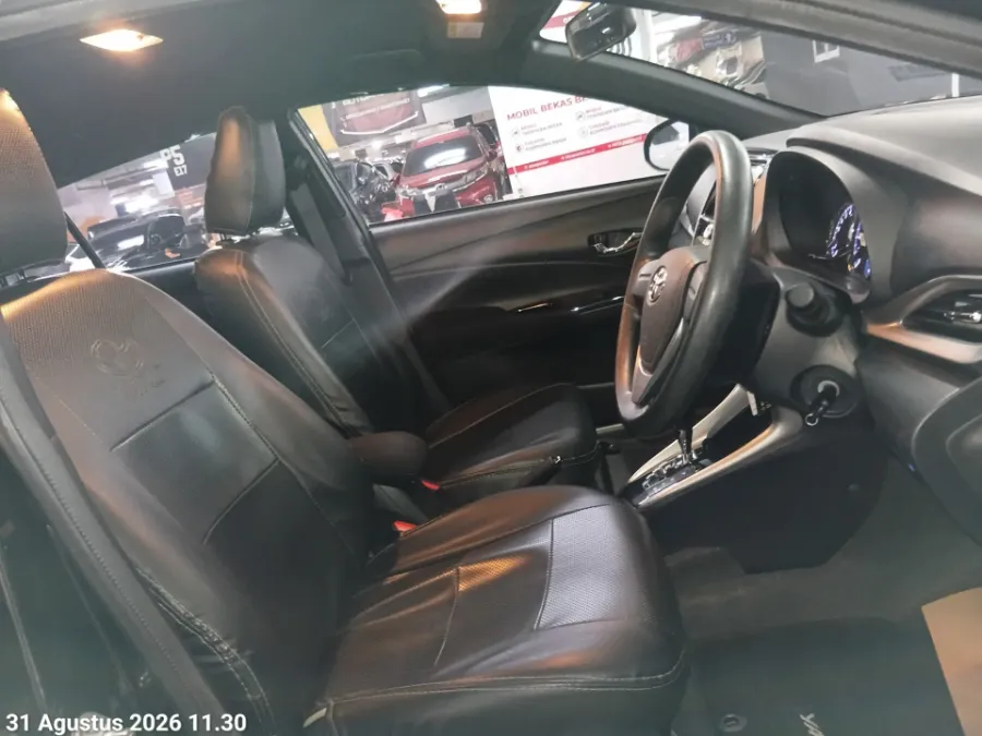 Foto Mobil Bekas Kabin Depan Toyota Yaris 1.5 G tahun 2019
