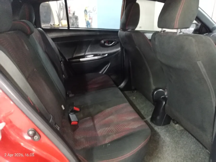 Foto Mobil Bekas Kabin Belakang Toyota Yaris 1.5 S tahun 2014