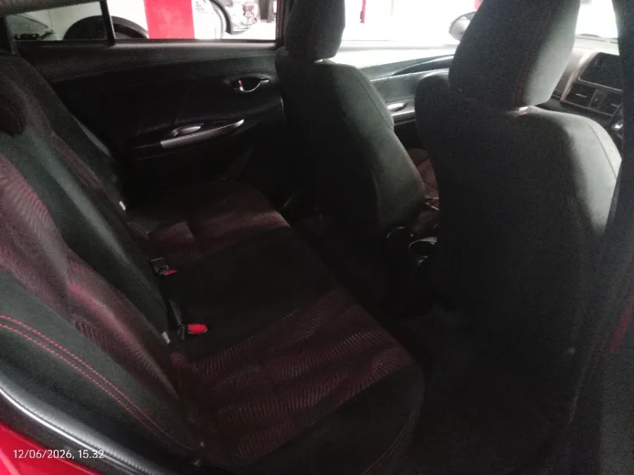 Foto Mobil Bekas Kabin Belakang Toyota Yaris 1.5 S tahun 2016