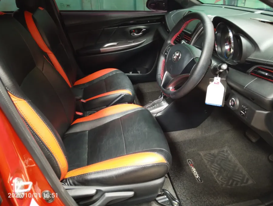 Foto Mobil Bekas Kabin Depan Toyota Yaris 1.5 S tahun 2016