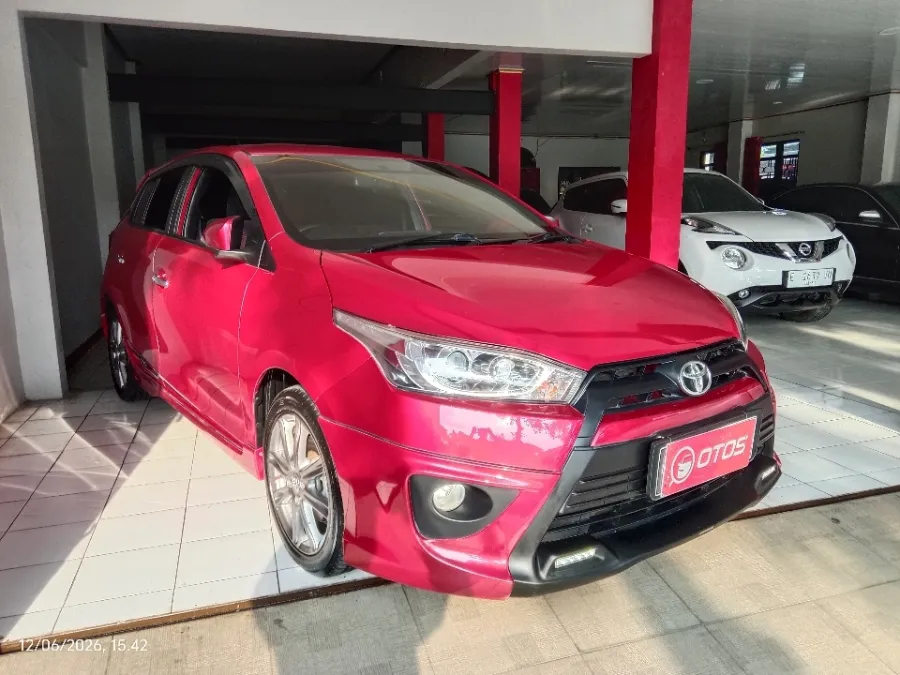 Foto Mobil Bekas Kanan Depan Toyota Yaris 1.5 S tahun 2016