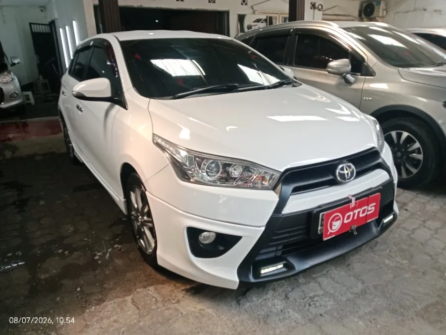 Foto Mobil Bekas Kanan Depan Toyota Yaris 1.5 S tahun 2016