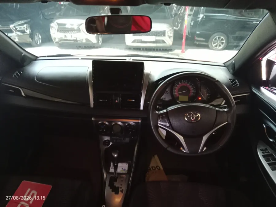Foto Mobil Bekas Dashboard Toyota Yaris 1.5 S tahun 2017
