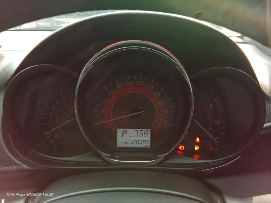 Foto Mobil Bekas Odometer Toyota Yaris 1.5 S tahun 2017