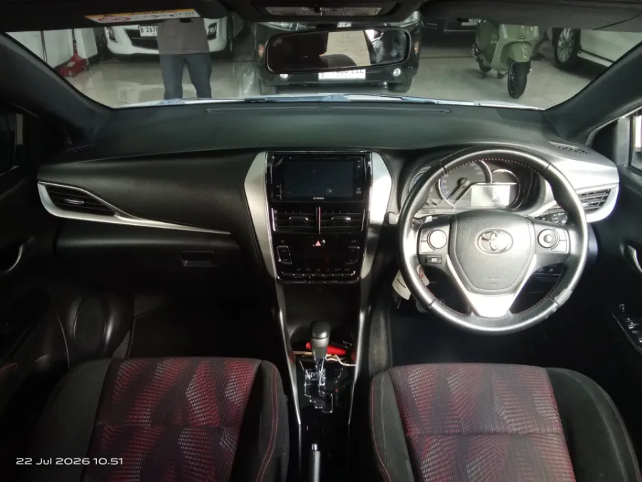 Foto Mobil Bekas Dashboard Toyota Yaris 1.5 S tahun 2018
