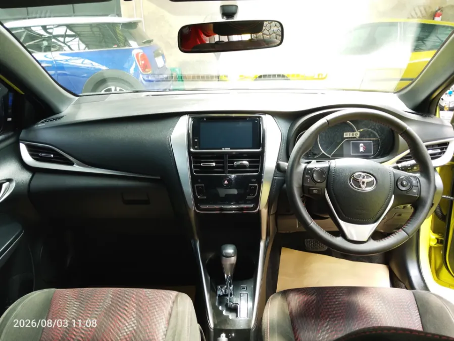 Foto Mobil Bekas Dashboard Toyota Yaris 1.5 S tahun 2018