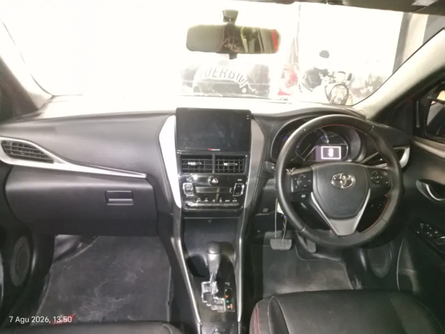 Foto Mobil Bekas Dashboard Toyota Yaris 1.5 S tahun 2018