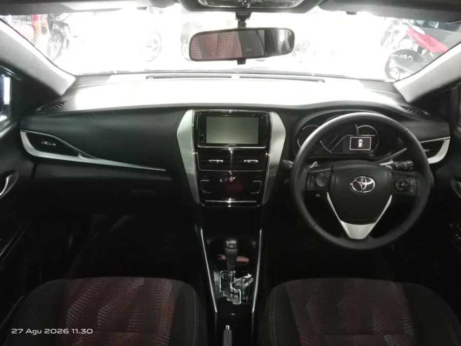 Foto Mobil Bekas Dashboard Toyota Yaris 1.5 S tahun 2018