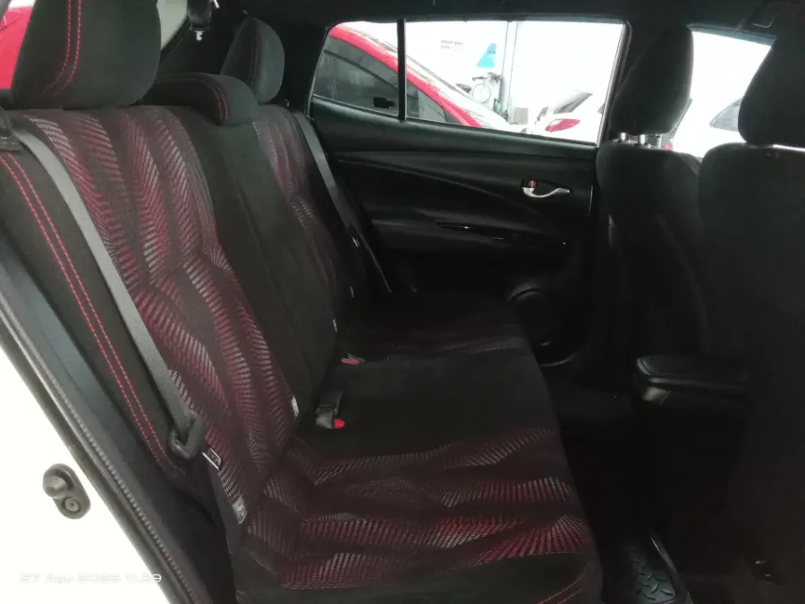 Foto Mobil Bekas Kabin Belakang Toyota Yaris 1.5 S tahun 2018