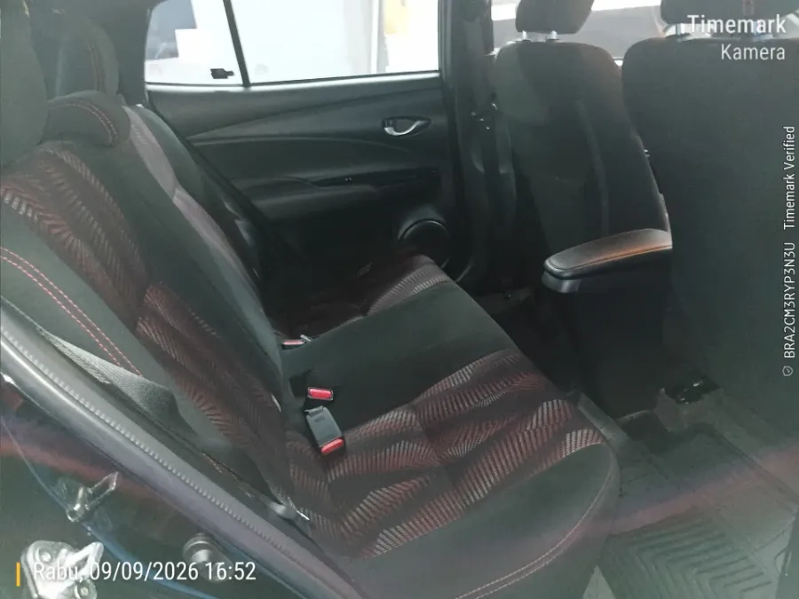Foto Mobil Bekas Kabin Belakang Toyota Yaris 1.5 S tahun 2018