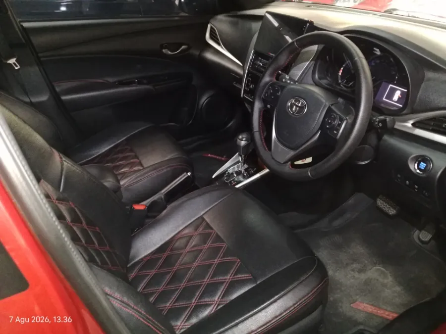 Foto Mobil Bekas Kabin Depan Toyota Yaris 1.5 S tahun 2018