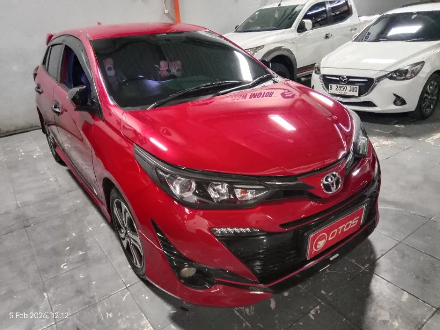 Foto Mobil Bekas Kanan Depan Toyota Yaris 1.5 S tahun 2018
