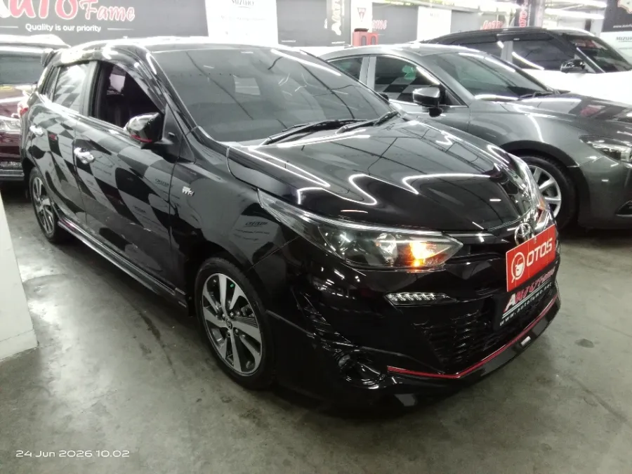 Foto Mobil Bekas Kanan Depan Toyota Yaris 1.5 S tahun 2018