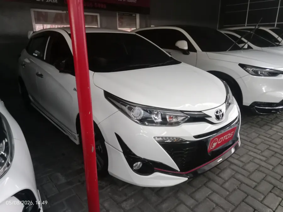 Foto Mobil Bekas Kanan Depan Toyota Yaris 1.5 S tahun 2018