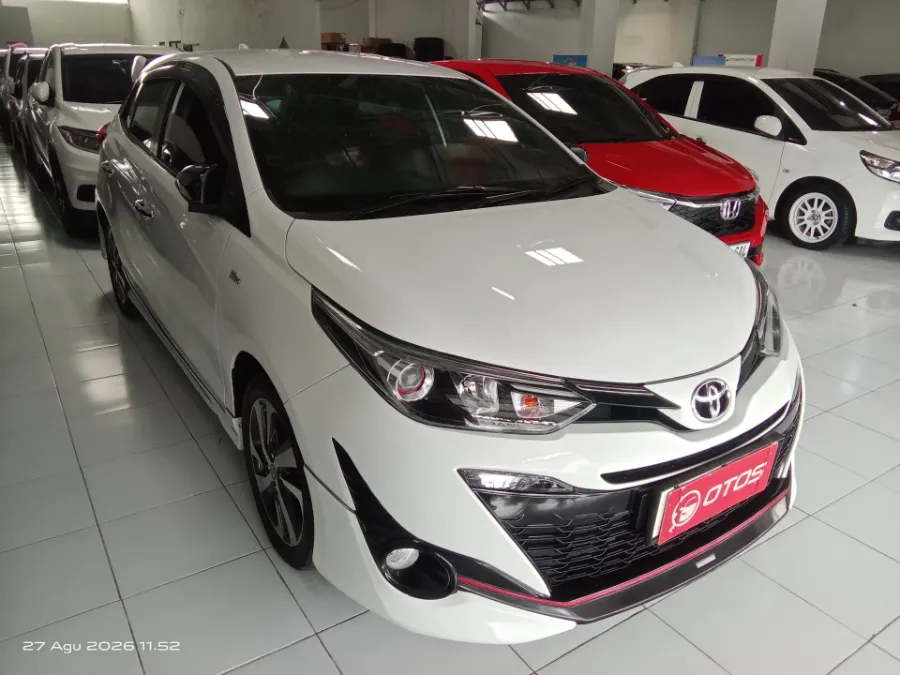Foto Mobil Bekas Kanan Depan Toyota Yaris 1.5 S tahun 2018