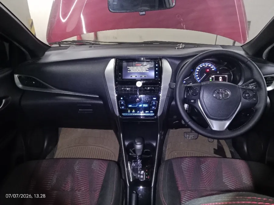 Foto Mobil Bekas Dashboard Toyota Yaris 1.5 S tahun 2019