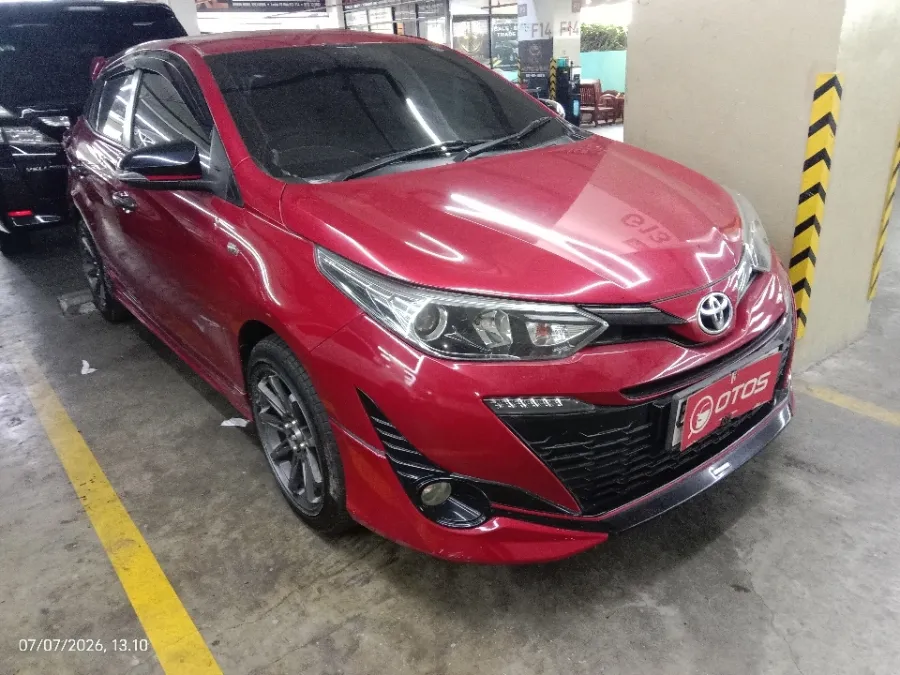 Foto Mobil Bekas Kanan Depan Toyota Yaris 1.5 S tahun 2019