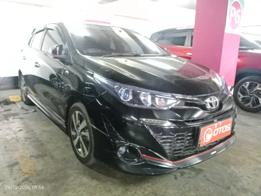 Foto Mobil Bekas Kanan Depan Toyota Yaris 1.5 S tahun 2019