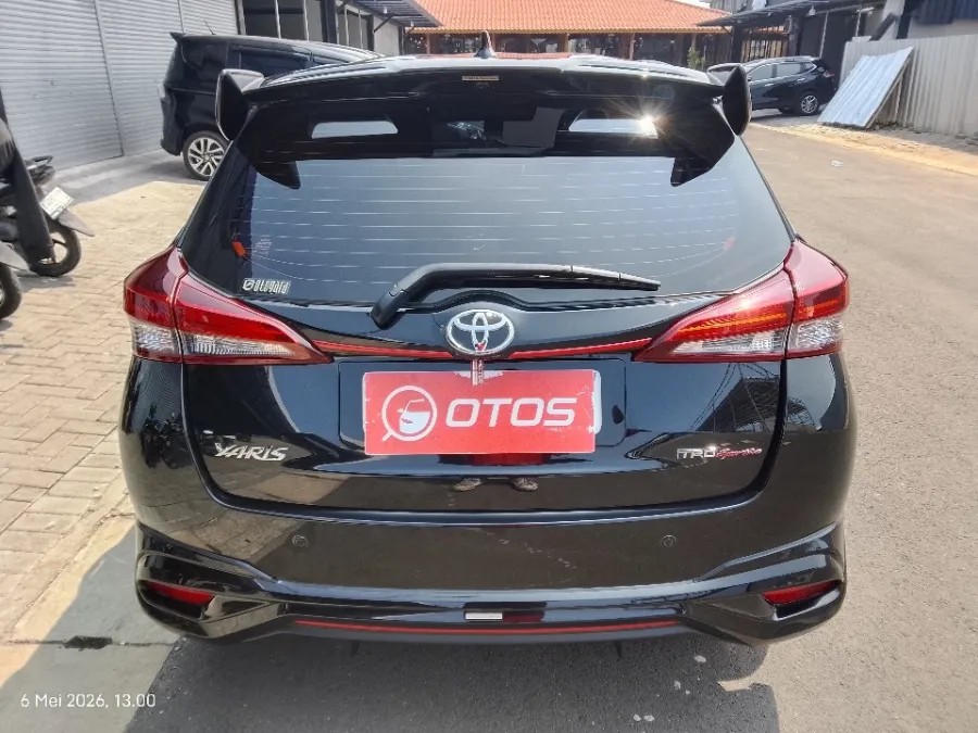 Foto Mobil Bekas Tampak Belakang Toyota Yaris 1.5 S tahun 2019