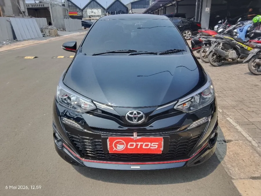 Foto Mobil Bekas Tampak Depan Toyota Yaris 1.5 S tahun 2019