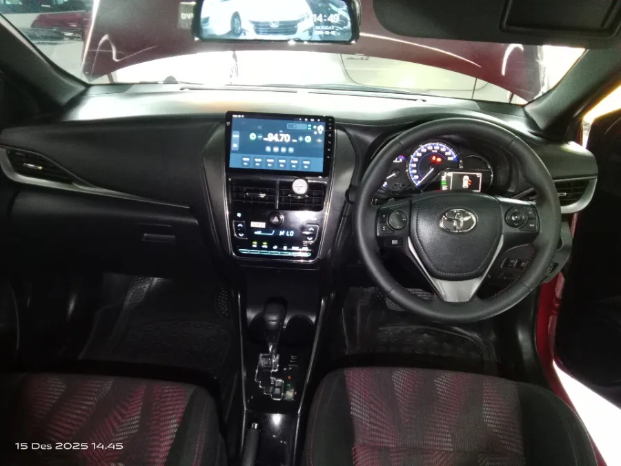 Foto Mobil Bekas Dashboard Toyota Yaris 1.5 S tahun 2020