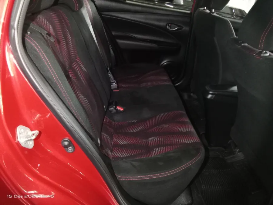 Foto Mobil Bekas Kabin Belakang Toyota Yaris 1.5 S tahun 2020