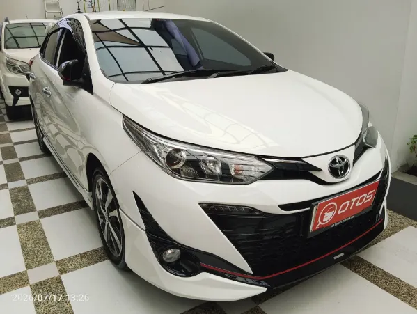 2020 Toyota Yaris 1.5 S - Foto 1 dari 6