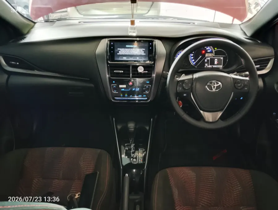 Foto Mobil Bekas Dashboard Toyota Yaris 1.5 S tahun 2021
