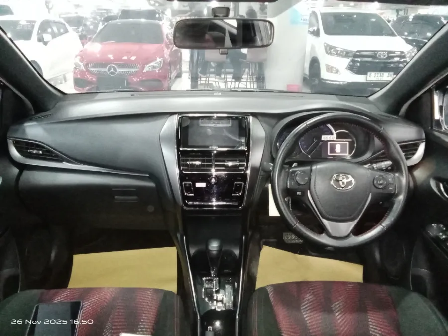 Foto Mobil Bekas Dashboard Toyota Yaris 1.5 S tahun 2021
