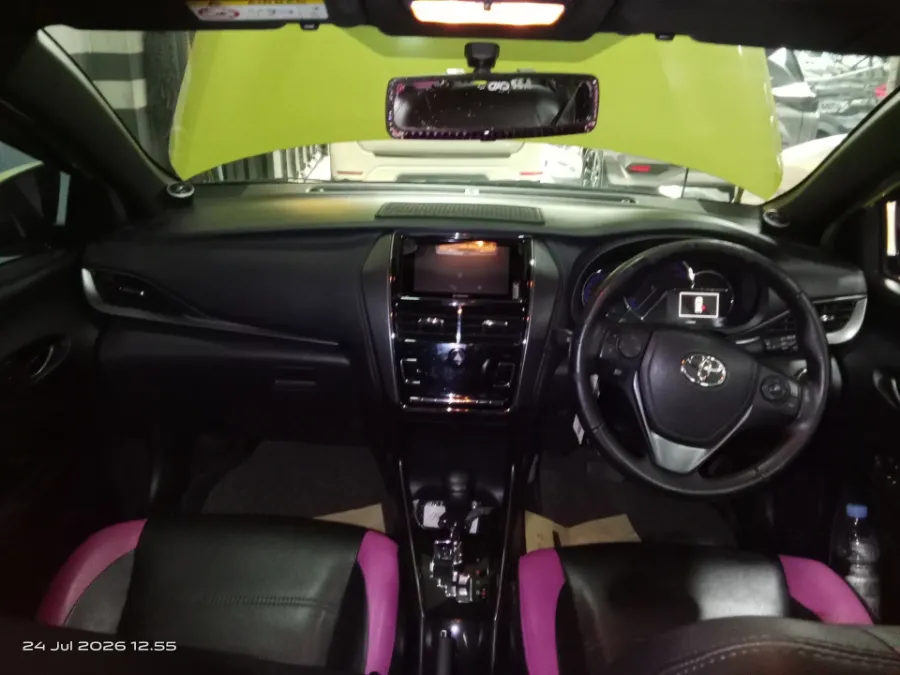 Foto Mobil Bekas Dashboard Toyota Yaris 1.5 S tahun 2021