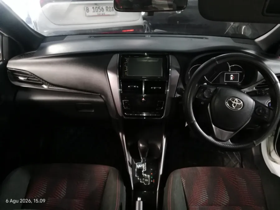Foto Mobil Bekas Dashboard Toyota Yaris 1.5 S tahun 2021