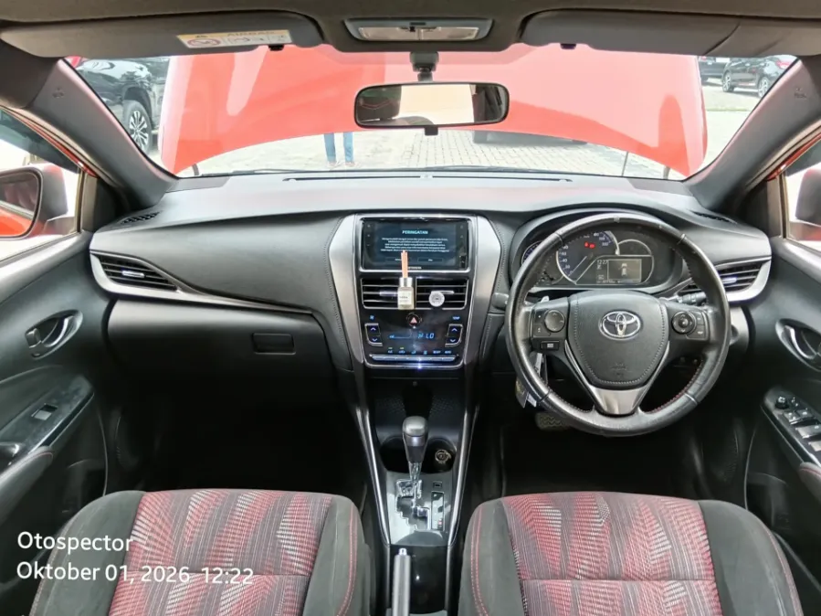 Foto Mobil Bekas Dashboard Toyota Yaris 1.5 S tahun 2021