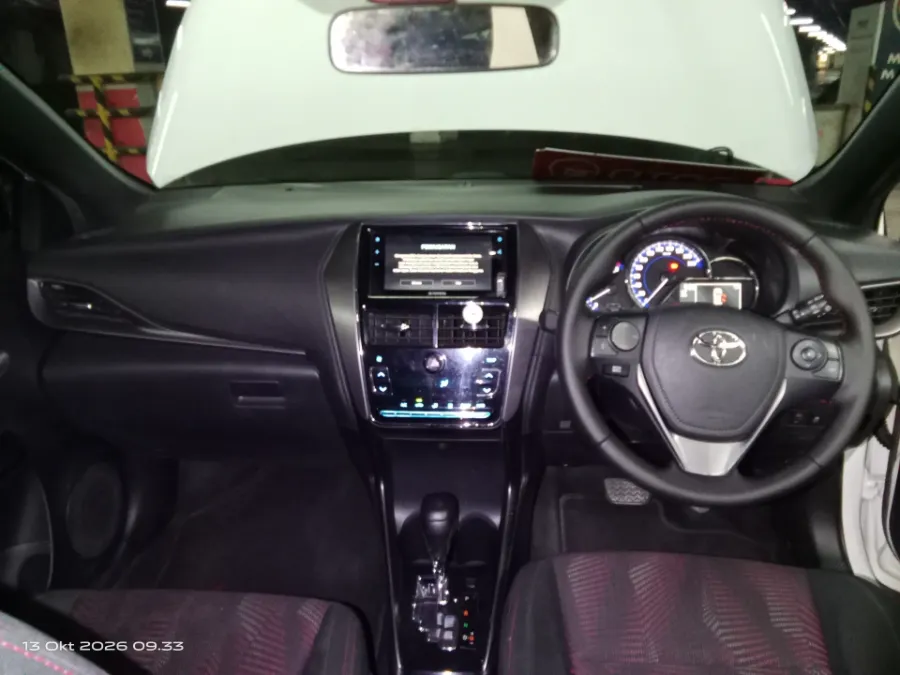 Foto Mobil Bekas Dashboard Toyota Yaris 1.5 S tahun 2021