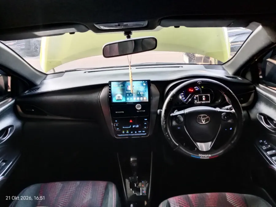Foto Mobil Bekas Dashboard Toyota Yaris 1.5 S tahun 2021