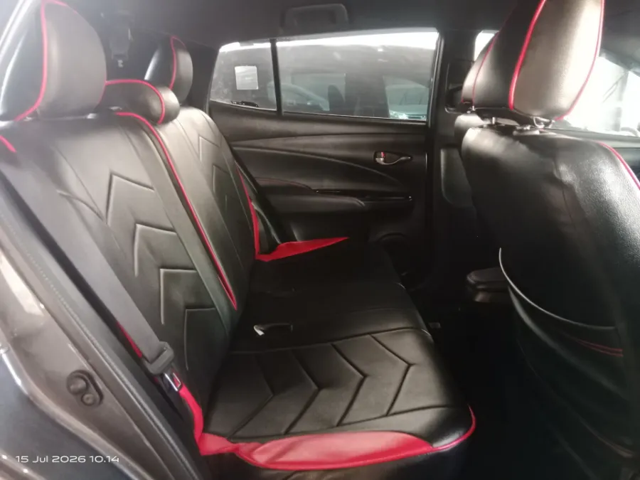 Foto Mobil Bekas Kabin Belakang Toyota Yaris 1.5 S tahun 2021