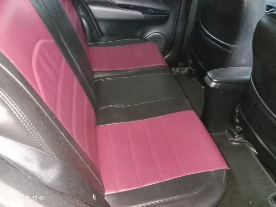 Foto Mobil Bekas Kabin Belakang Toyota Yaris 1.5 S tahun 2021