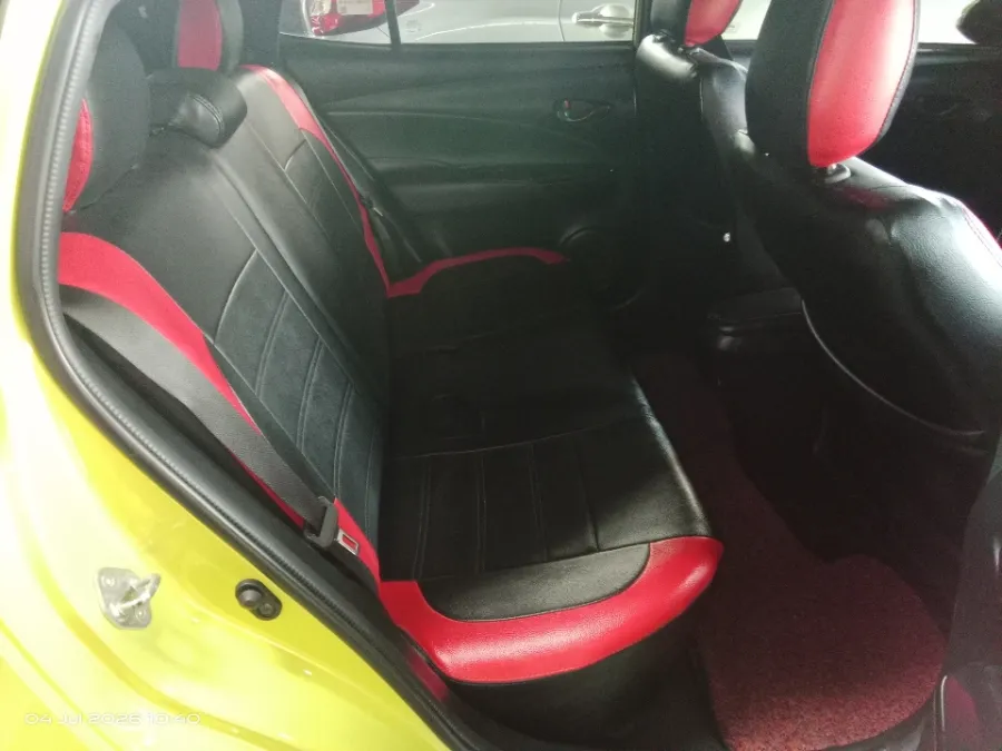 Foto Mobil Bekas Kabin Belakang Toyota Yaris 1.5 S tahun 2021