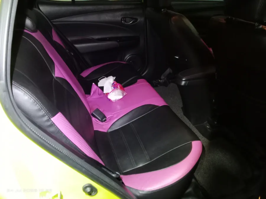 Foto Mobil Bekas Kabin Belakang Toyota Yaris 1.5 S tahun 2021
