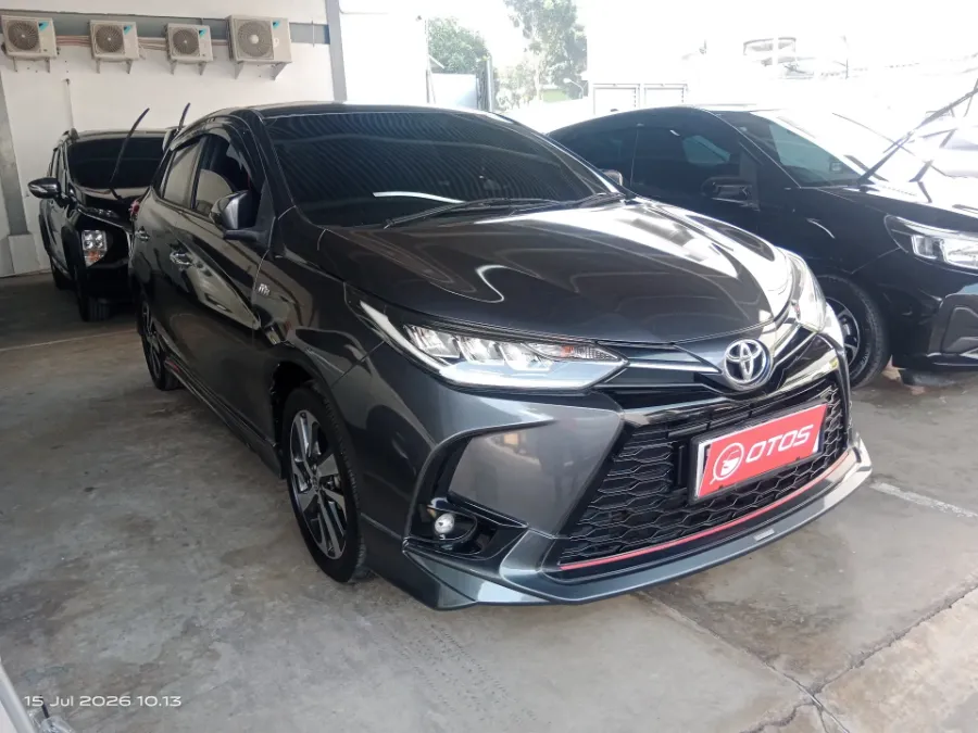 Foto Mobil Bekas Kanan Depan Toyota Yaris 1.5 S tahun 2021