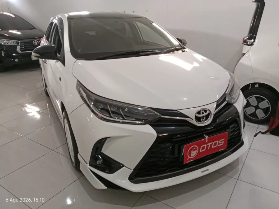 Foto Mobil Bekas Kanan Depan Toyota Yaris 1.5 S tahun 2021