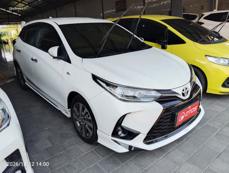 Foto Mobil Bekas Kanan Depan Toyota Yaris 1.5 S tahun 2021