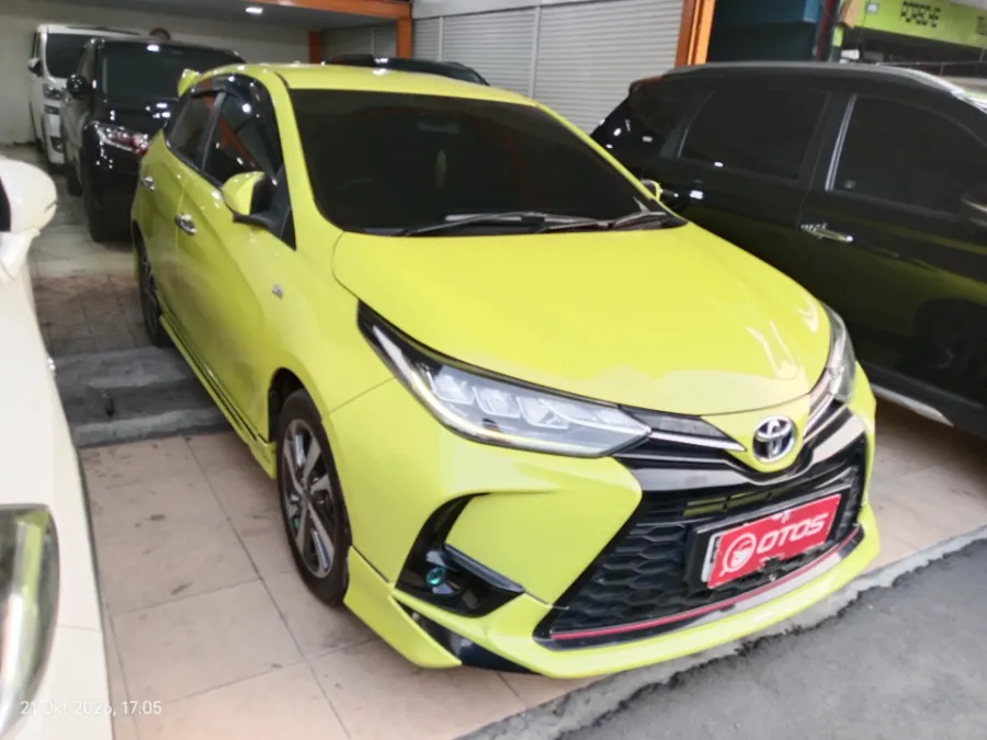 Foto Mobil Bekas Kanan Depan Toyota Yaris 1.5 S tahun 2021