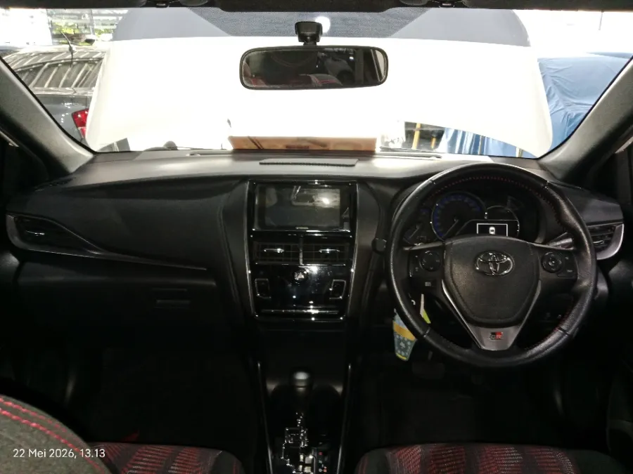 Foto Mobil Bekas Dashboard Toyota Yaris 1.5 S tahun 2022