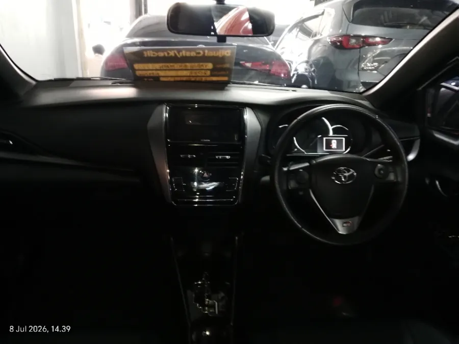 Foto Mobil Bekas Dashboard Toyota Yaris 1.5 S tahun 2022