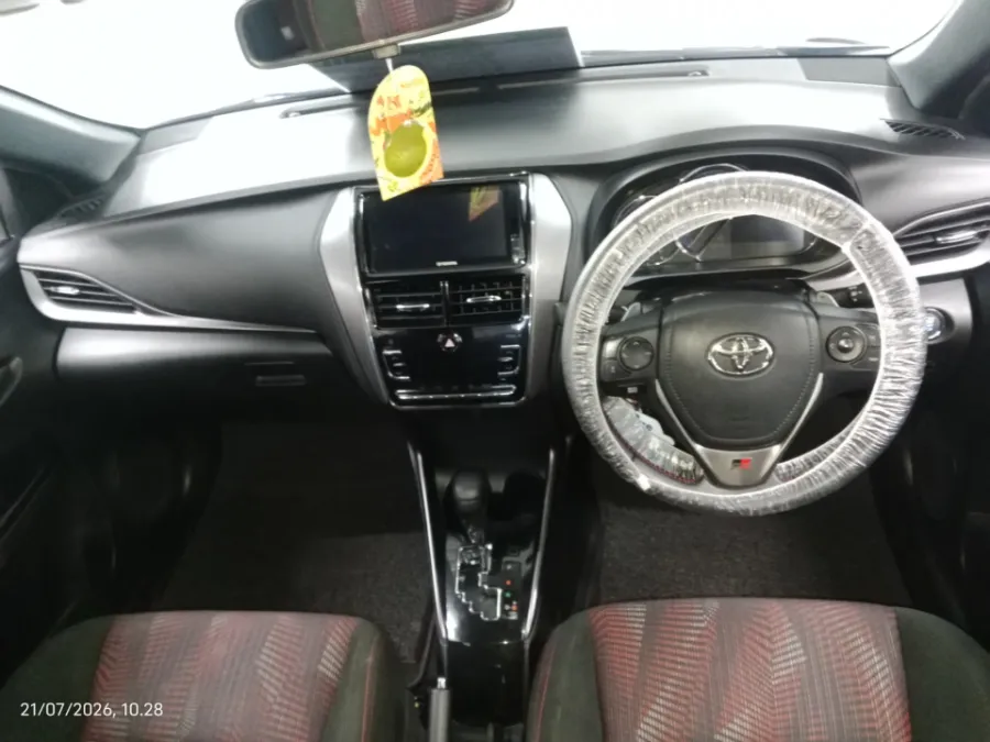 Foto Mobil Bekas Dashboard Toyota Yaris 1.5 S tahun 2022