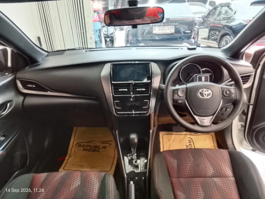 Foto Mobil Bekas Dashboard Toyota Yaris 1.5 S tahun 2022