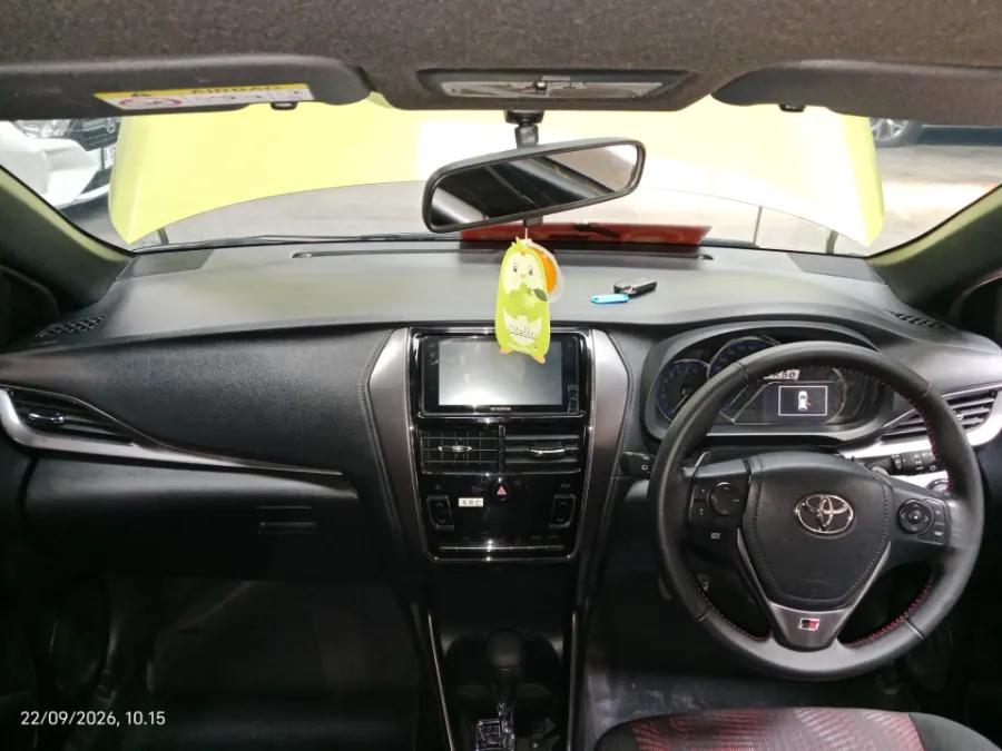 Foto Mobil Bekas Dashboard Toyota Yaris 1.5 S tahun 2022