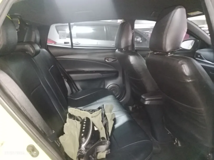 Foto Mobil Bekas Kabin Belakang Toyota Yaris 1.5 S tahun 2022